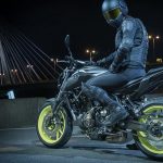 2018-Yamaha-MT-07-EU-Night-Fluo-Static-004